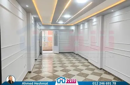 Apartment - 3 Bedrooms - 1 Bathroom for sale in Mogamaa Miami St. - Miami - Hay Awal El Montazah - Alexandria