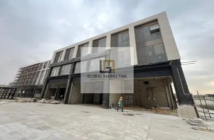 Full Floor - Studio - 2 Bathrooms for sale in Mivida - 5th Settlement Compounds - The 5th Settlement - New Cairo City - Cairo