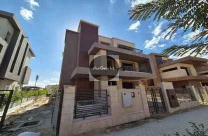 Villa - 6 Bedrooms - 7 Bathrooms for sale in New Giza - Cairo Alexandria Desert Road - 6 October City - Giza