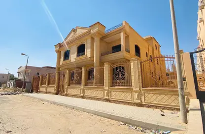 Villa - 7+ Bedrooms - 4 Bathrooms for sale in El Motamayez District - Badr City - Cairo