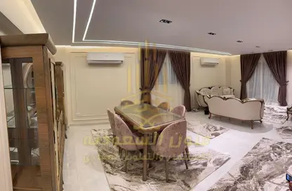 Apartment - 3 Bedrooms - 1 Bathroom for rent in Al Sheikh El Hossary St. ( Falouga St. ) - Mohandessin - Giza