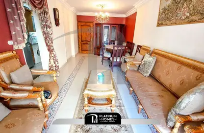 Apartment - 2 Bedrooms - 1 Bathroom for rent in Mostafa Fahmy St. - Glim - Hay Sharq - Alexandria