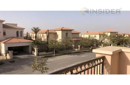 Townhouse - 3 Bedrooms - 4 Bathrooms for sale in Uptown Cairo Road - Al Abageyah - El Khalifa - Cairo