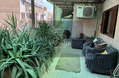 Apartment - 3 Bedrooms - 2 Bathrooms for sale in Shagaret Al Dor St. - Zamalek - Cairo