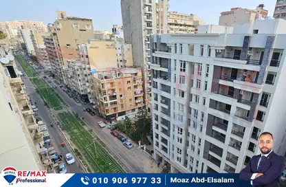 Apartment - 3 Bedrooms - 3 Bathrooms for sale in Abdel Salam Aref St. - Glim - Hay Sharq - Alexandria