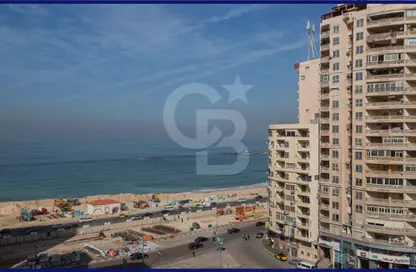 Apartment - 3 Bedrooms - 1 Bathroom for sale in Mohamed Naguib St. - Sidi Beshr - Hay Awal El Montazah - Alexandria