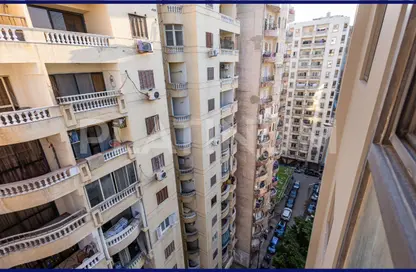 Apartment - 3 Bedrooms - 2 Bathrooms for sale in Abdel Salam Aref St. - Laurent - Hay Sharq - Alexandria