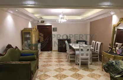 Apartment - 2 Bedrooms - 1 Bathroom for rent in Taha Hussein St. - Zamalek - Cairo