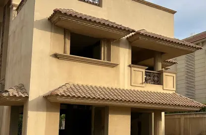 Villa - 3 Bedrooms - 4 Bathrooms for sale in Royal City - Sheikh Zayed Compounds - Sheikh Zayed City - Giza