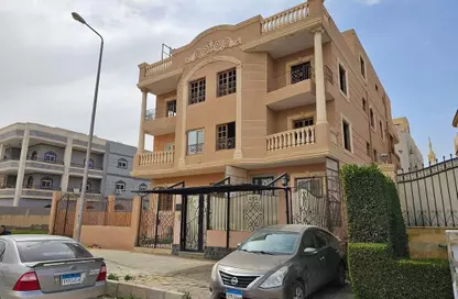 Apartment - 3 Bedrooms - 2 Bathrooms for sale in 3rd District East - Shorouk City - Cairo