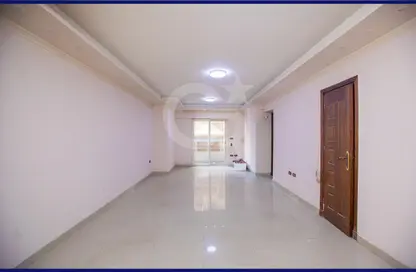 Apartment - 3 Bedrooms - 3 Bathrooms for sale in Ali Bek Hassanein St. - Laurent - Hay Sharq - Alexandria