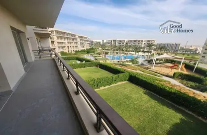 Apartment - 2 Bedrooms - 2 Bathrooms for sale in The Fourteen Golf Residences - Uptown Cairo - Mokattam - Cairo