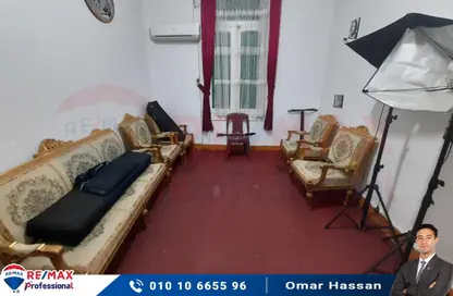 Apartment - 6 Bedrooms - 2 Bathrooms for sale in Al Delta St. - Sporting - Hay Sharq - Alexandria