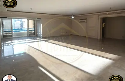 Apartment - 5 Bedrooms - 3 Bathrooms for rent in Zezenia - Hay Sharq - Alexandria