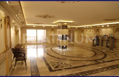 Apartment - 5 Bedrooms - 5 Bathrooms for sale in Al Molazem Awal Ashraf Al Khoja St. - Sporting - Hay Sharq - Alexandria