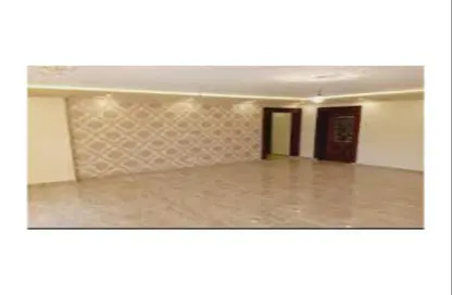 Clinic - Studio - 1 Bathroom for sale in Al Mansoura - Al Daqahlya