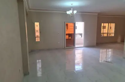 Apartment - 3 Bedrooms - 2 Bathrooms for rent in Abou El Houl - New Cairo City - Cairo