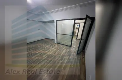 Apartment - 3 Bedrooms - 2 Bathrooms for rent in Al Geish Road - Glim - Hay Sharq - Alexandria