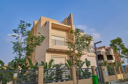 Townhouse - 4 Bedrooms - 3 Bathrooms for sale in Alma - 2nd District - Sheikh Zayed City - Giza