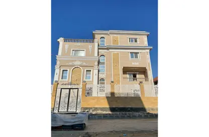 Apartment - 3 Bedrooms - 3 Bathrooms for rent in Green land - 3rd District West - Shorouk City - Cairo