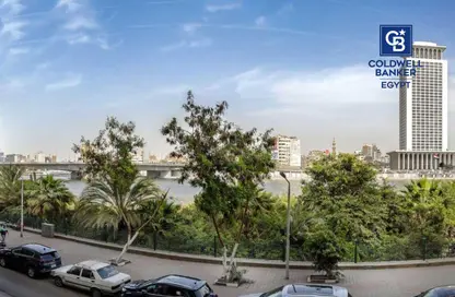 Apartment - 3 Bedrooms - 2 Bathrooms for sale in El Gezirah St. - Zamalek - Cairo