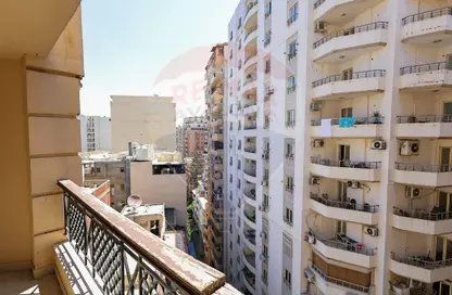 Apartment - 3 Bedrooms - 3 Bathrooms for rent in Sant Giyn St. - Kafr Abdo - Roushdy - Hay Sharq - Alexandria