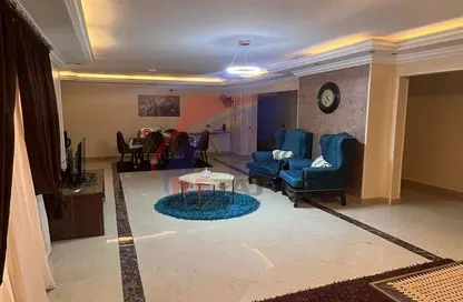 Apartment - 3 Bedrooms - 3 Bathrooms for sale in Dr Mohammed Al Nabawi Al Mohandes St. - Al Hadiqah Al Dawliyah - 7th District - Nasr City - Cairo