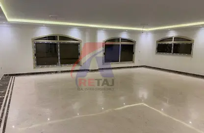 Apartment - 3 Bedrooms - 3 Bathrooms for rent in Area D - Ganoob El Acadimia - New Cairo City - Cairo