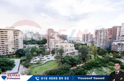 Apartment - 5 Bedrooms - 3 Bathrooms for sale in Mostafa Abou Heif St. - Saba Basha - Hay Sharq - Alexandria