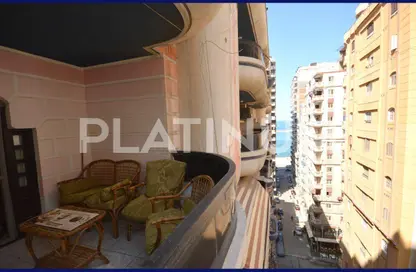 Apartment - 3 Bedrooms - 2 Bathrooms for sale in Khaled Ibn Al Walid St. - Miami - Hay Awal El Montazah - Alexandria