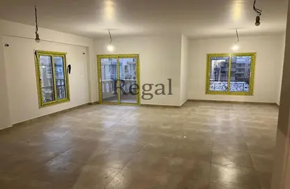 Apartment - 4 Bedrooms - 3 Bathrooms for rent in Touristic Zone 4 - Touristic Zone - Al Motamayez District - 6 October City - Giza