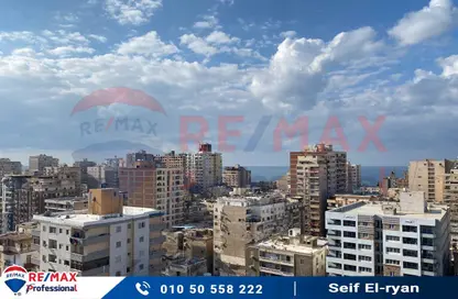 Apartment - 3 Bedrooms - 2 Bathrooms for rent in Omar Lotfy St. - Sporting - Hay Sharq - Alexandria