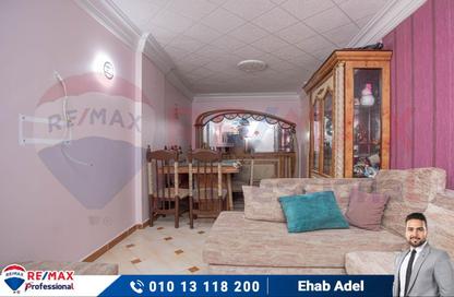 Apartment - 2 Bedrooms - 1 Bathroom for sale in Al Nasr St. - Smouha - Hay Sharq - Alexandria