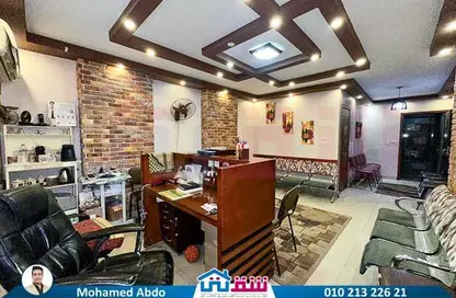 Clinic - Studio - 1 Bathroom for sale in Fleming - Hay Sharq - Alexandria