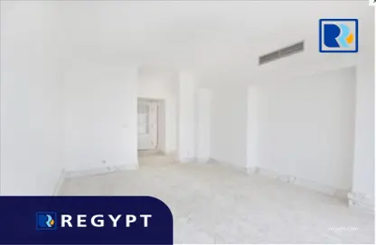 Office Space - Studio - 3 Bathrooms for rent in Cornish El Nile St. - Maadi - Hay El Maadi - Cairo