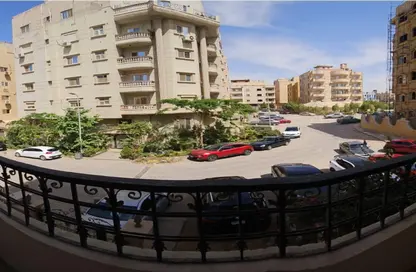 Apartment - 3 Bedrooms - 2 Bathrooms for sale in Mostashareen - North Investors Area - New Cairo City - Cairo