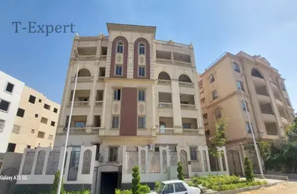 Apartment - 3 Bedrooms - 2 Bathrooms for sale in South Lotus - El Lotus - New Cairo City - Cairo