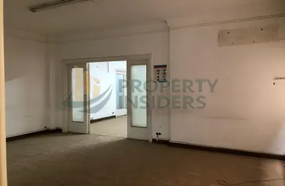 Apartment - 3 Bedrooms - 2 Bathrooms for sale in Aisha Al Taymorya St. - Garden City - Cairo