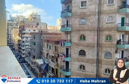 Apartment - 3 Bedrooms - 2 Bathrooms for rent in Tamazin St. - Fleming - Hay Sharq - Alexandria