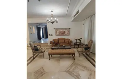 Villa - 5 Bedrooms - 4 Bathrooms for rent in Greens - 6th District - Sheikh Zayed City - Giza