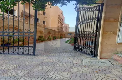 Apartment - 2 Bedrooms - 2 Bathrooms for sale in El Banafseg - New Cairo City - Cairo