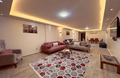 Apartment - 3 Bedrooms - 2 Bathrooms for rent in Cornish El Nile St. - Maadi - Hay El Maadi - Cairo