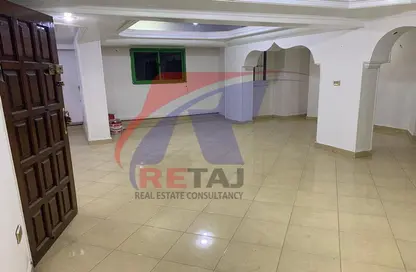 Apartment - 3 Bedrooms - 2 Bathrooms for rent in Mohammed Al Mokaled St. - 8th Zone - Nasr City - Cairo