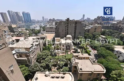 Apartment - 3 Bedrooms - 3 Bathrooms for sale in Ahmed Heshmat St. - Zamalek - Cairo