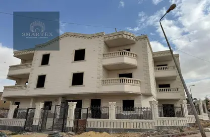 Apartment - 3 Bedrooms - 3 Bathrooms for sale in 3rd Neighborhood - 3rd District West - Shorouk City - Cairo