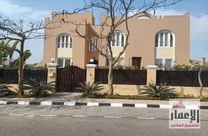 Villa - 6 Bedrooms - 5 Bathrooms for rent in Mena Garden City - Al Motamayez District - 6 October City - Giza