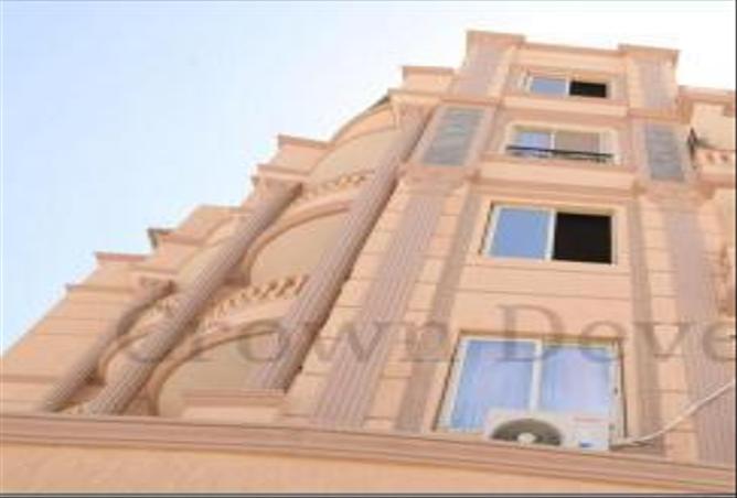 Apartment - 3 Bedrooms - 2 Bathrooms for sale in Village West - Sheikh Zayed Compounds - Sheikh Zayed City - Giza