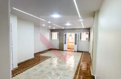 Apartment - 3 Bedrooms - 1 Bathroom for sale in Iskandar Ibrahim St. - Miami - Hay Awal El Montazah - Alexandria