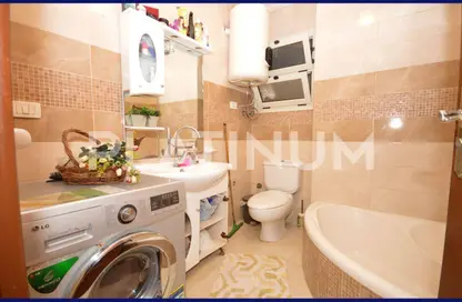 Apartment - 3 Bedrooms - 3 Bathrooms for sale in Mostafa Maher St. - Glim - Hay Sharq - Alexandria