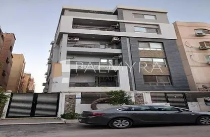 Apartment - 3 Bedrooms - 1 Bathroom for sale in Hassan Bahaa Al Deen Ayyad St. - 3rd District - 6 October City - Giza